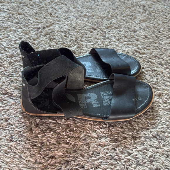 Black Sorel Ella sandals - Picture 3 of 5